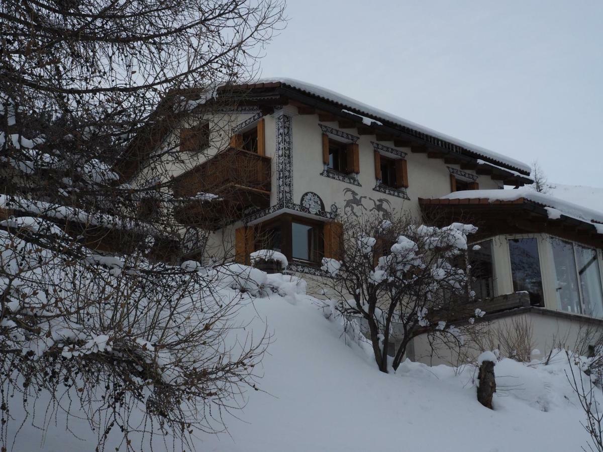 Chesa Sper L'Ovel Brail Apartment Zernez Luaran gambar